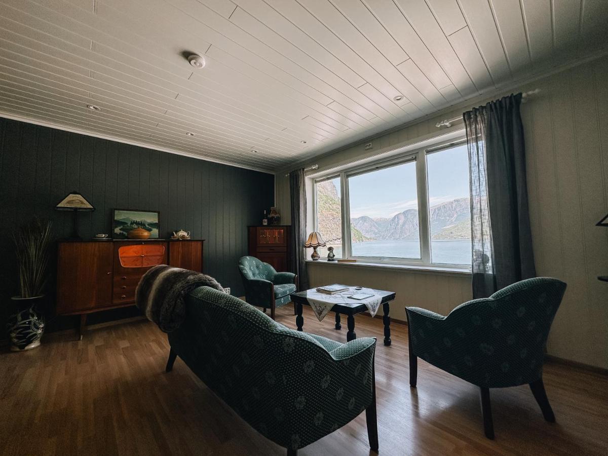 Svingen Guesthouse - Panoramic Fjord Views In 플람 외부 사진