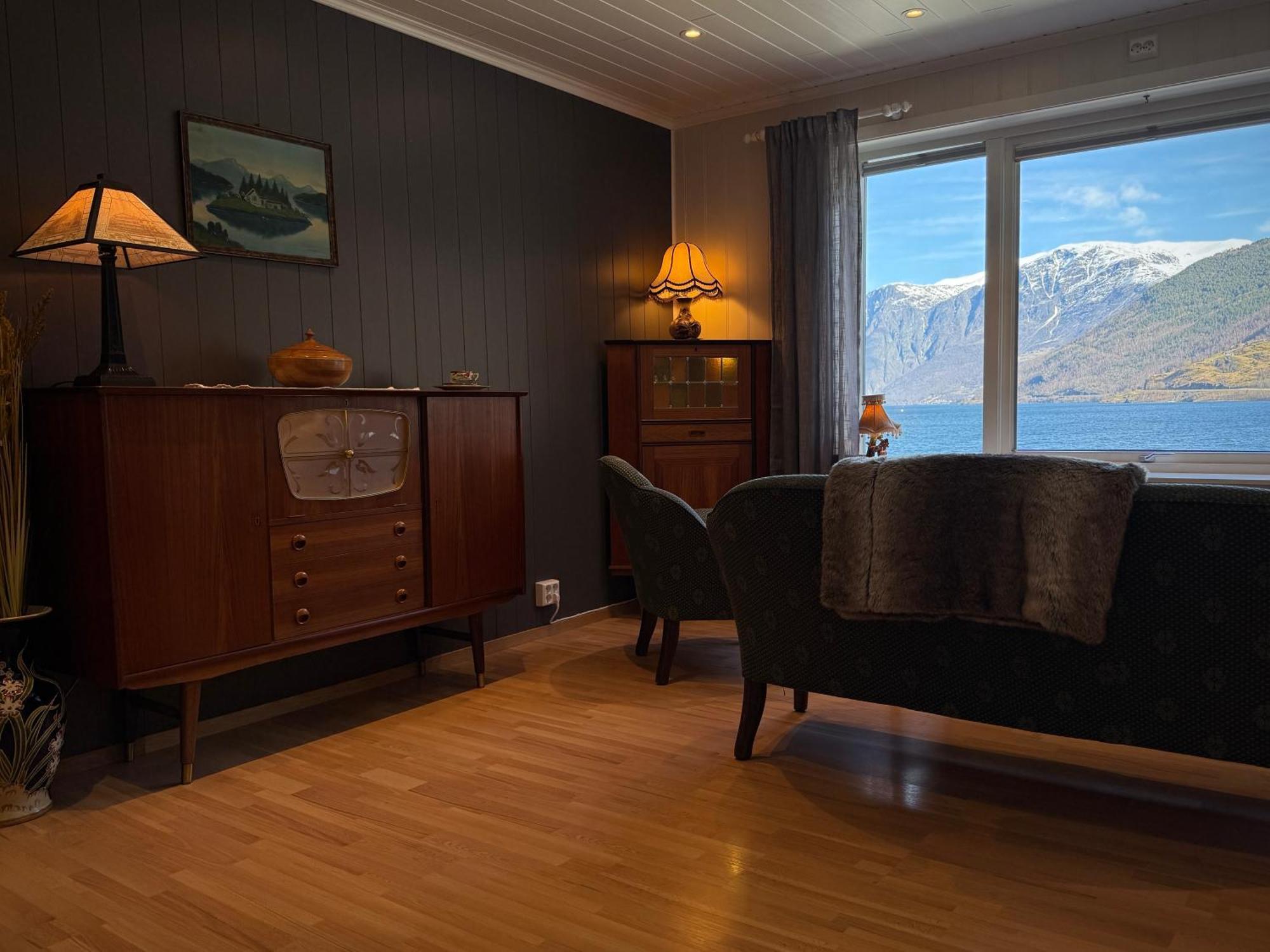 Svingen Guesthouse - Panoramic Fjord Views In 플람 외부 사진